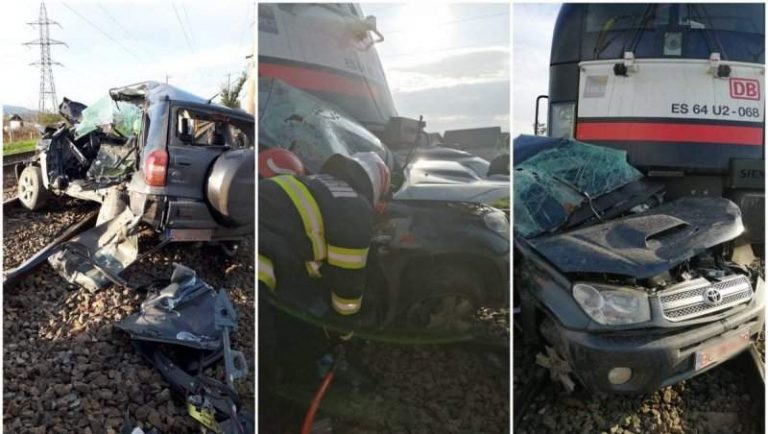 SUV spulberat de o locomotivă, șoferul a murit, doi copii preluați de ambulanțe