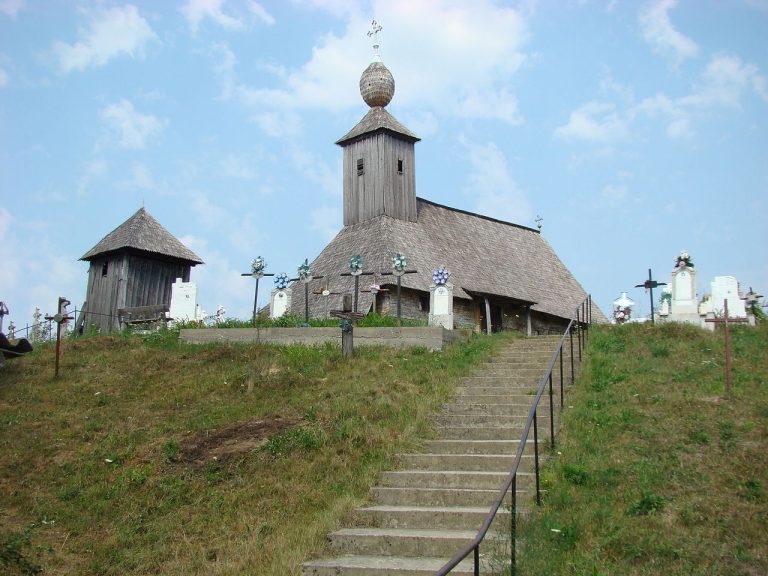 Peste 3,5 milioane de lei pentru restaurarea Bisericii de lemn din Românești