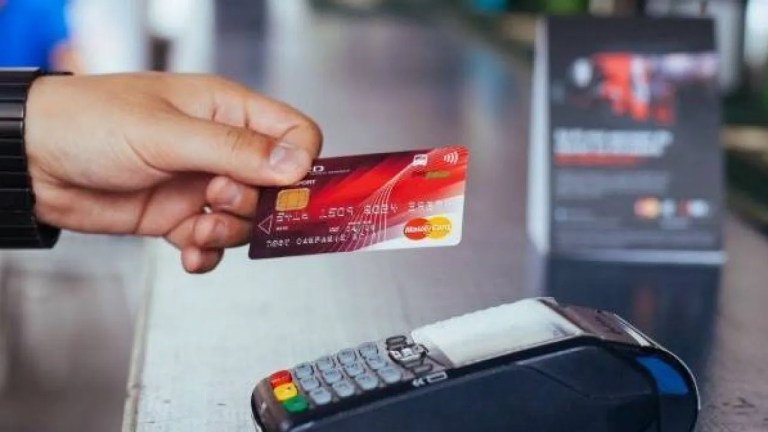 Ce se schimbă în plata cu cardul de la 1 ianuarie