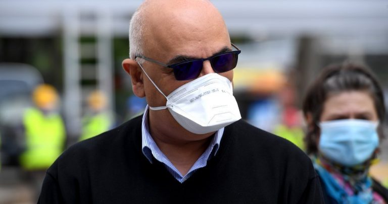 Raed Arafat: O mască chirurgicală protejează mai mult decât o mască de stofă, iar masca FFP2 protejează mai mult decât una chirurgicală