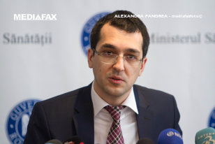 Vlad Voiculescu: „Trebuie să limităm accesul la vaccinare”. Nu sunt excluse imunizările pe timp de noapte