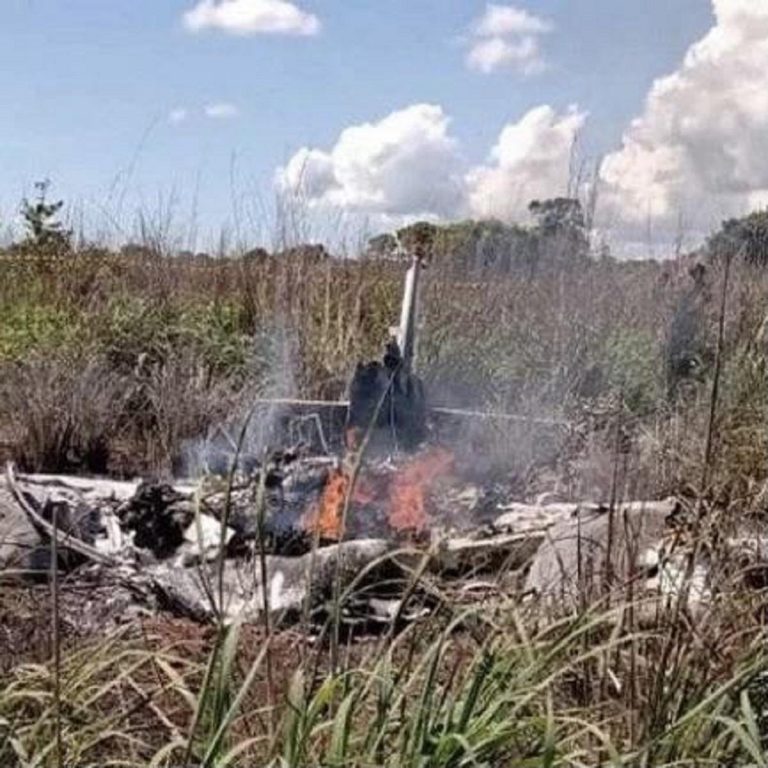 Tragedie aviatică: Un avion în care se aflau mai mulți fotbaliști s-a prăbuşit la câteva momente după decolare / VIDEO