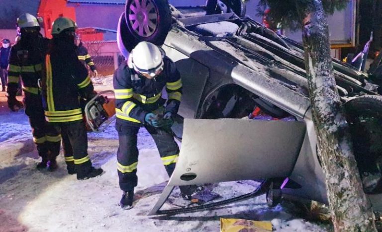 Accident cumplit: o femeie a murit sub ochii fiicei sale. Tânăra șoferiță a scăpat cu răni ușoare