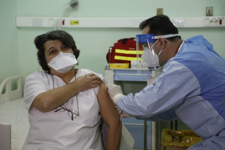 Cadrele medicale de la Spitalul de Boli Infecțioase Timișoara primesc a doua doză de vaccin anti-COVID