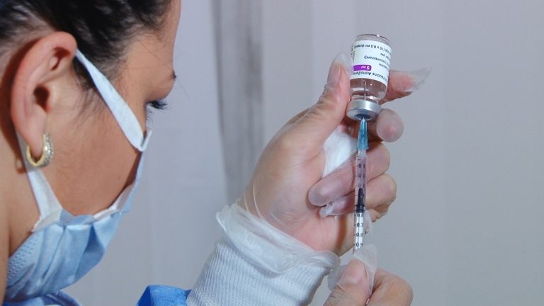 Se mai deschid cinci fluxuri de vaccinare anti-COVID în Timiș