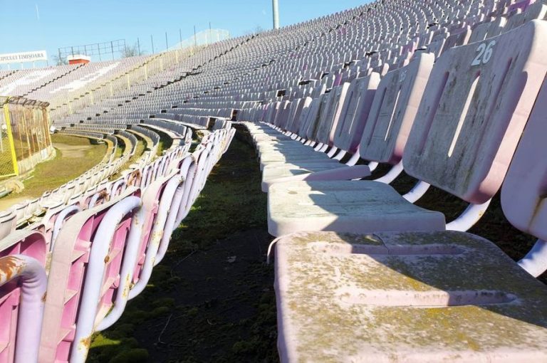 Demolarea stadionului „Dan Păltinișanu” mai întârzie