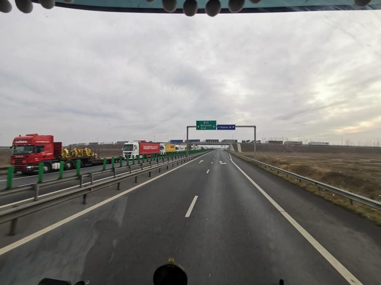 Aglomerație mare la vămile cu Ungaria! Coada de camioane se întinde pe mai mulți kilometri