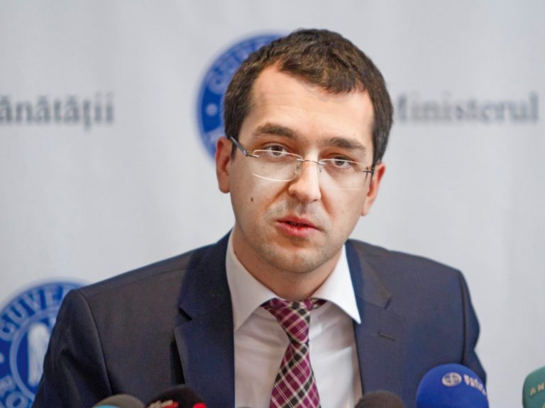 Voiculescu: „Nu avem motive să credem că lucrurile vor deveni mult mai uşoare pentru spitale, pentru medici şi, de fapt, pentru toată lumea”