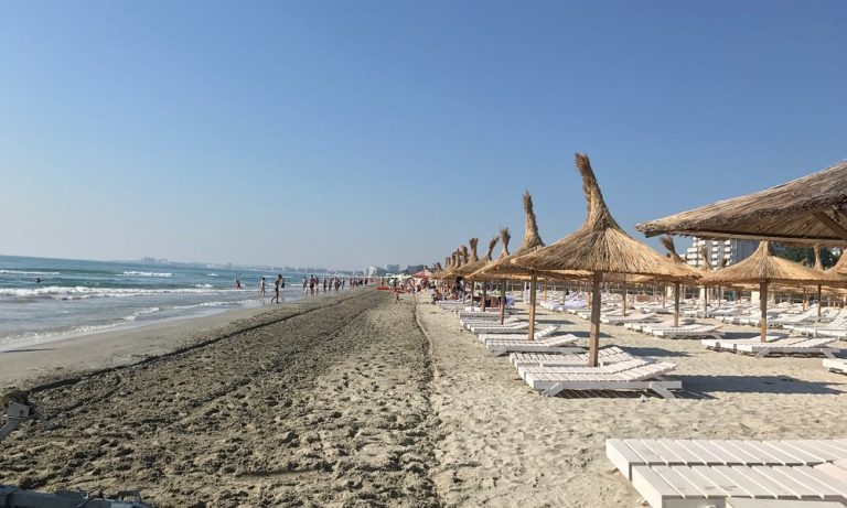 Un sejur pe litoralul românesc, de trei ori mai scump decât unul la Miami