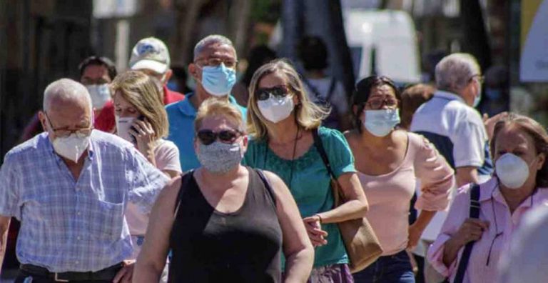 Sondaj: Mare parte dintre români nu cred că există știri false, dar majoritatea nu are încredere în nicio sursă de informare