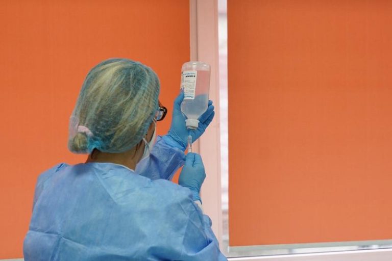 Când poți primi rapelul dacă te-ai îmbolnăvit după vaccinare. Câți români sunt în această situație