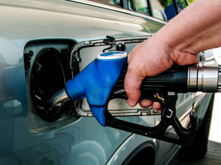 Benzina s-a scumpit cu peste 20% în 12 luni, iar motorina cu 15%. În continuare crește prețul