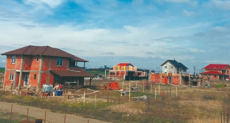 Primăria Timișoara reactualizează lista tinerilor care vor beneficia de terenurile gratuite pentru case