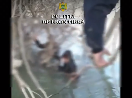 Migranți, salvați din apele Timișului, în încercarea de a intra ilegal în țară