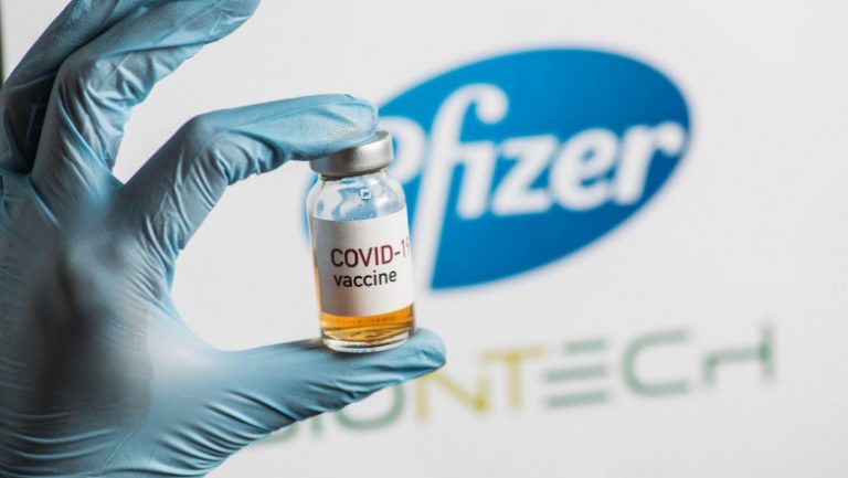Pfizer: A treia doză de vaccin va fi făcută între 8 si 12 luni de la administrarea celei de-a doua