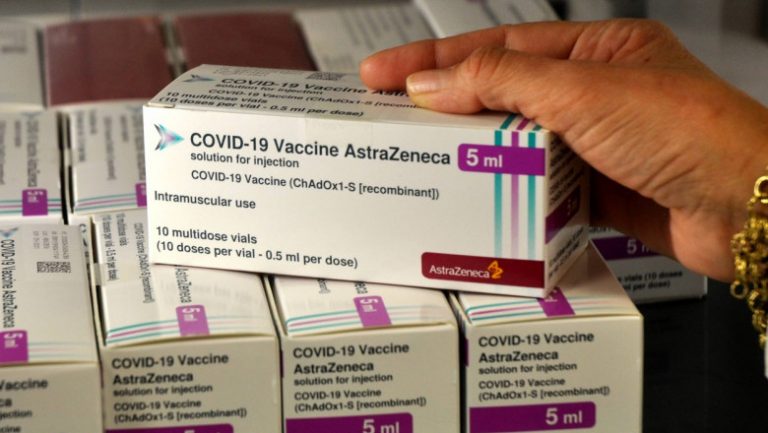 Valeriu Gheorghiță: Zeci de mii de doze de vaccin AstraZeneca din România expiră peste 10 zile