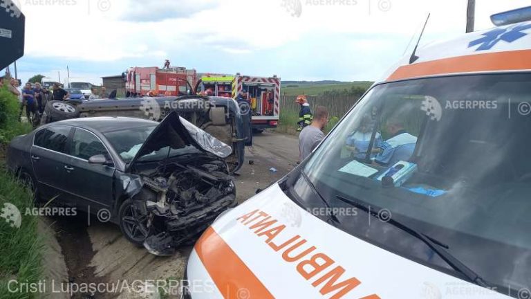 Patru persoane rănite într-un accident rutier