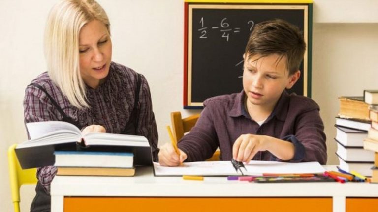 Veste excelentă pentru toți elevii. Ministrul educației promite vouchere pentru plata meditațiilor