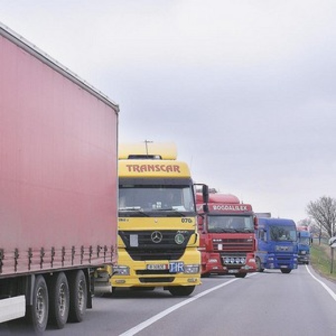 Vehiculele mai grele de 7,5 tone, restricții prelungite pe drumurile din Timiș