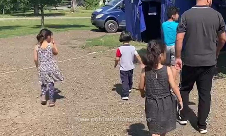 Copil migrant, la spital după ce a trecut granița pe jos cu familia, din Serbia