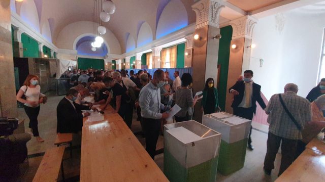 Raul Ambruş câștigă alegerile în PNL Timişoara, după ce Ludovic Orban a dispus continuarea votării