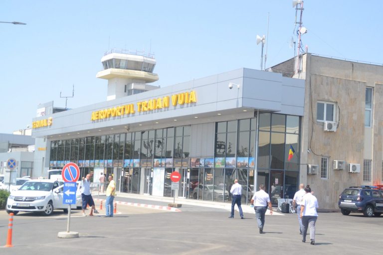 Bărbat înarmat, imobilizat în fața Aeroportului Timișoara