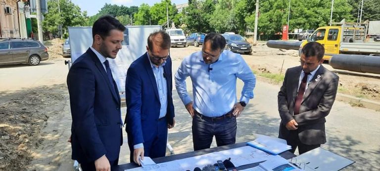 Reabilitarea liniilor de tramvai de pe Bogdăneștilor, „remarcabilă” pentru ministrul Ghinea VIDEO