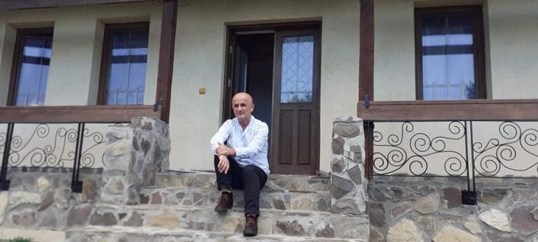 „Eu nu înțeleg cum ceilalți nu pot citi zilnic”. Interviu cu scriitorul Constantin Iftime