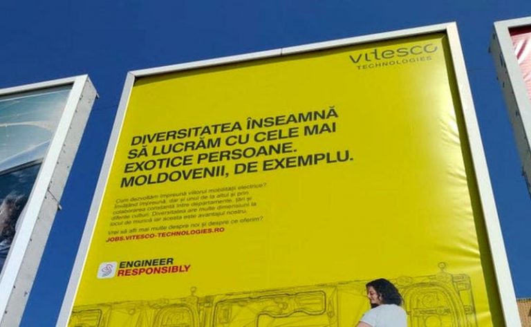 Panou publicitar controversat la Timișoara: „Diversitatea înseamnă să lucrăm cu cele mai exotice persoane. Moldovenii, de exemplu”