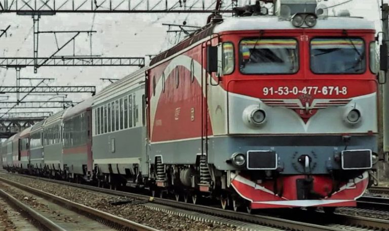 UPDATE Trenul Iași – Timișoara, oprit, din nou, pe traseu