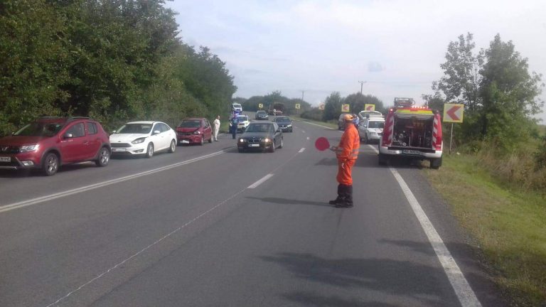 Trei mașini avariate și o șoferiță rănită, după un accident în lanț petrecut la ieșire din Timișoara
