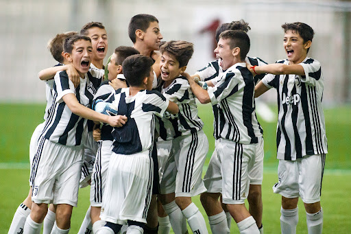 Un fotbalist în vârstă de 17 ani a decedat