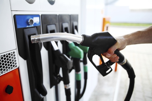 PSD somează Guvernul să reducă prețurile la carburanți. Social-democrații au propus în Coaliție o plafonare de 7 lei