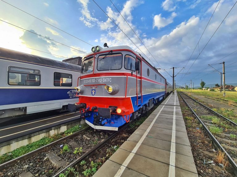 Trenul Timișoara – București face cel puțin 10 ore, dar CFR a mărit prețurile cu 20%