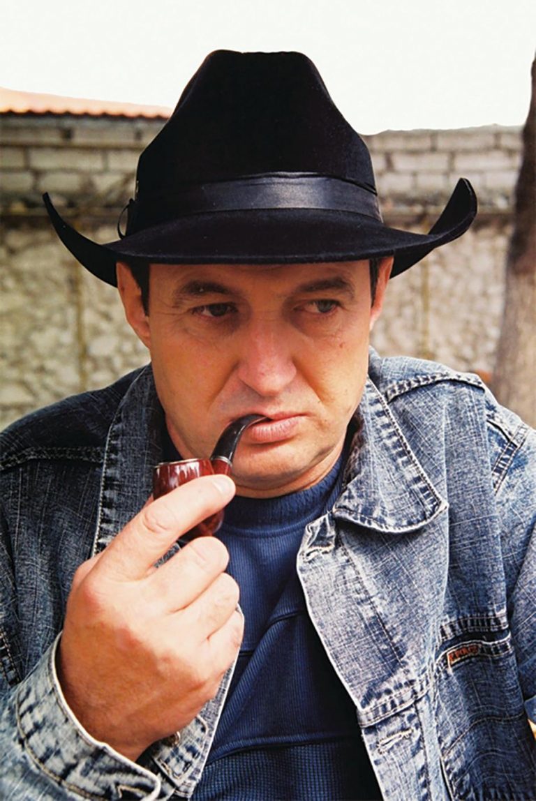 „Poezia este oglinda care mă apără zilnic de privirea ucigătoare a Vasiliscului” Interviu cu poetul Spiridon Popescu