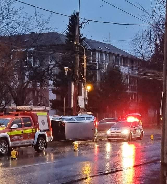 masina-rasturnata-strada-cluj