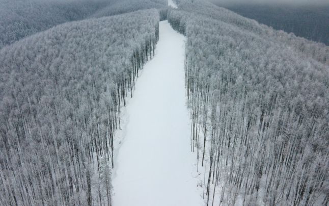 În Banat, se deschide, de Ziua Unirii, cea mai lungă pârtie de schi din România. Are şase kilometri şi returul se face cu autobuzul