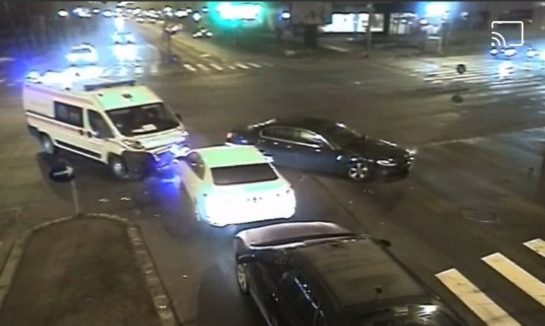 Accident pe strada Gheorghe Lazăr din Timișoara. Șoferița care a produs accidentul avea o alcolemie apreciabilă