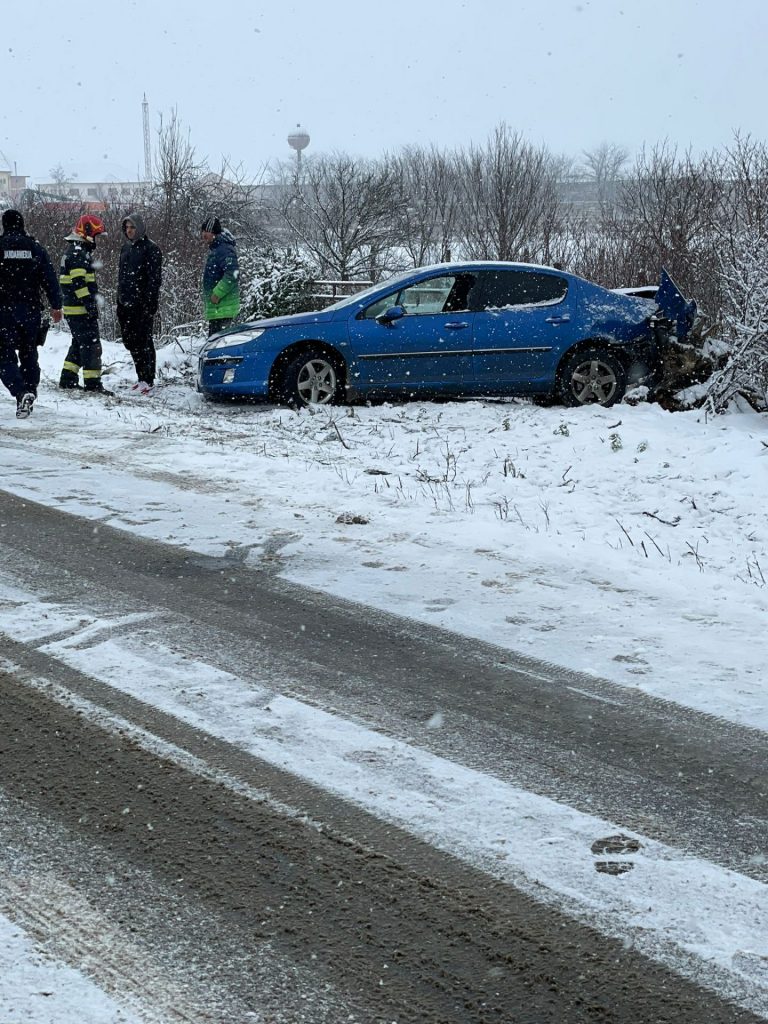 Vremea rea a mai provocat un accident în Caraș-Severin