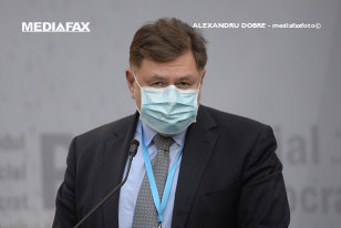 Ministrul Sănătăţii, Alexandru Rafila, nu și-a vaccinat copilul. De ce amână administrarea serului?