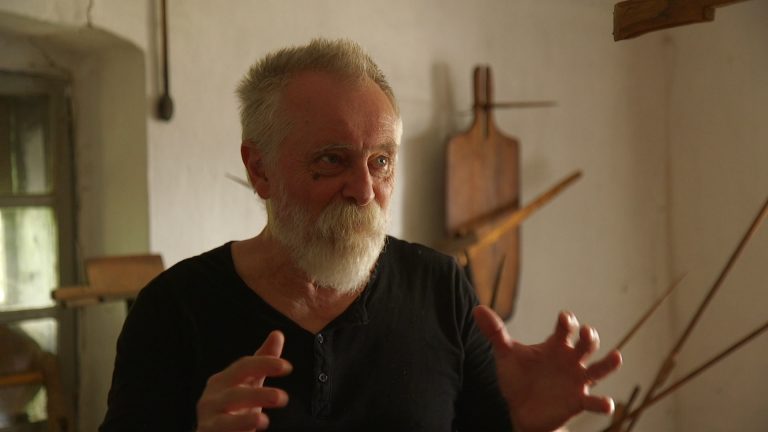 O oră de expoziție și de aducere aminte