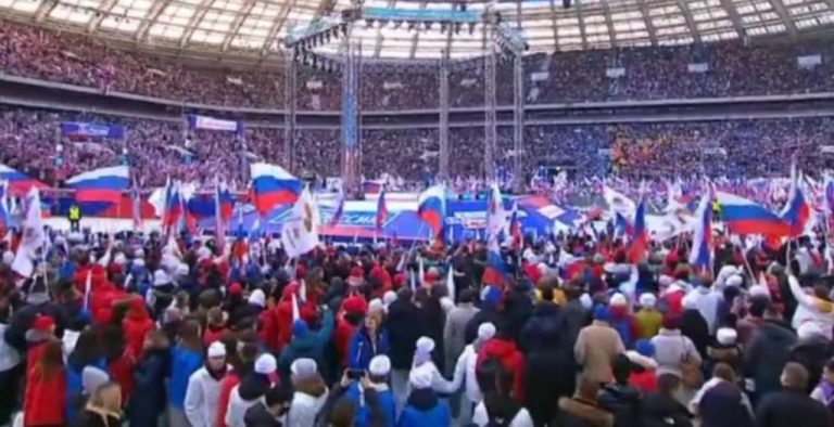 Putin, făcut de rușine, în direct, de televiziunea rusă! Ce s-a întâmplat în timpul discursului său pe stadion