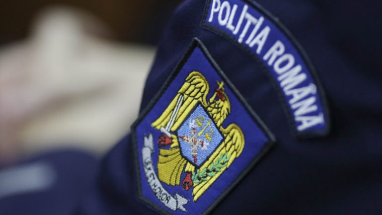 Dosar penal pentru purtare abuzivă, după ce un poliţist ar fi agresat un minor în secția de Poliție