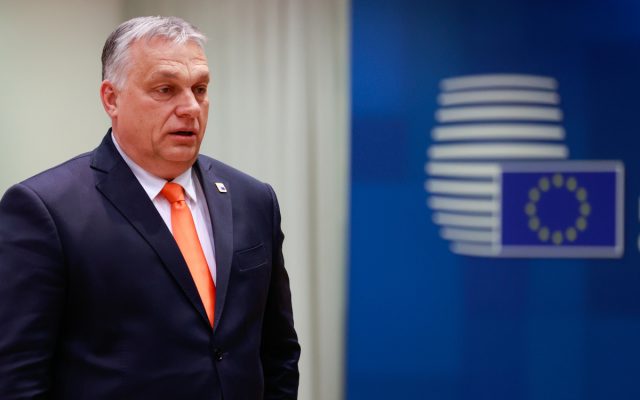 Zelenski, mesaj tăios către Viktor Orban: Trebuie să decideți cui sunteți alături. Ascultă, Viktor, știi ce se întâmplă în Mariupol?