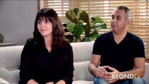 Interviu acordat de Kim Westfall și Beniamin Lup în noiembrie 2019, la televiziunea Beond TV din California/Foto: captură imagine canal Beond TV (YouTube)