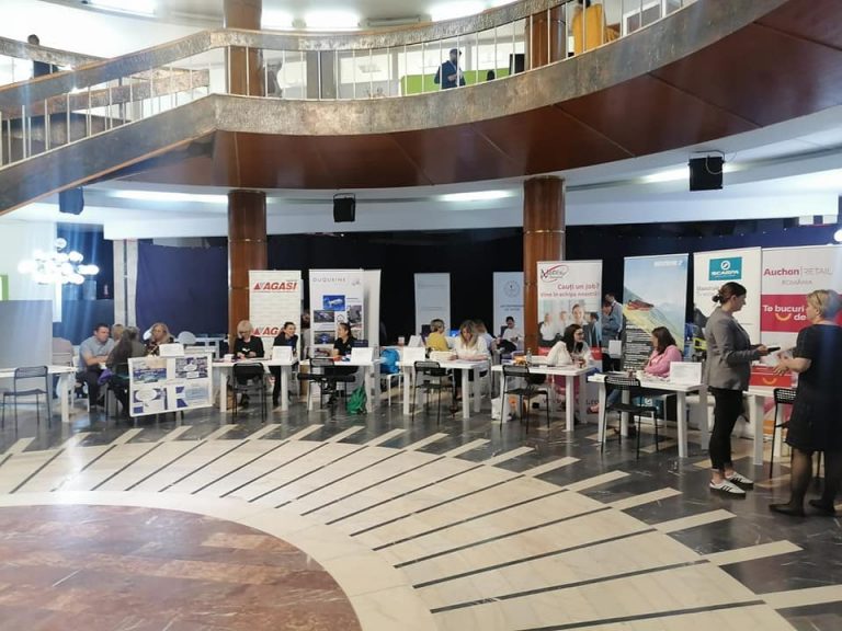 Agitație mare la Bursa Locurilor de Muncă din Timișoara FOTO