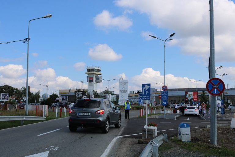 Aeroportul Timișoara, licitație pentru repararea parcărilor