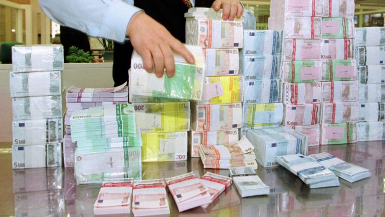 20 de miliarde de euro au fost furați în România în doar 6 ani!
