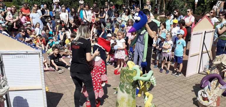 Mii de copii și părinți, jocuri, ateliere diverse și multă distracție la prima ediție a Poli Kids Fest FOTO-VIDEO