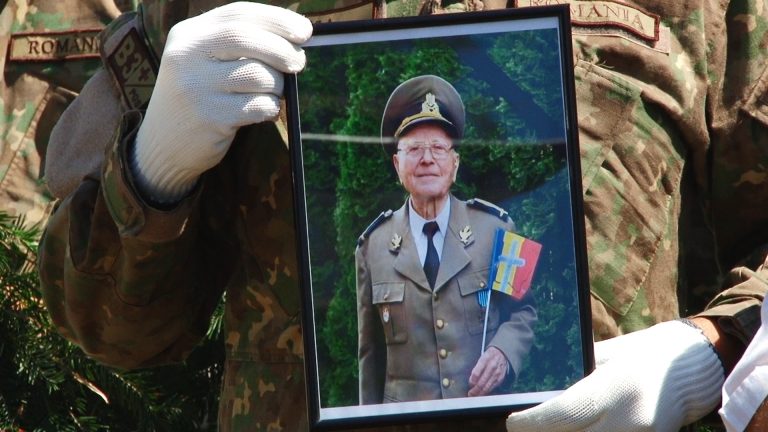 Colonelul în retragere Constantin Călina s-a retras definitiv la 101 ani FOTO-VIDEO